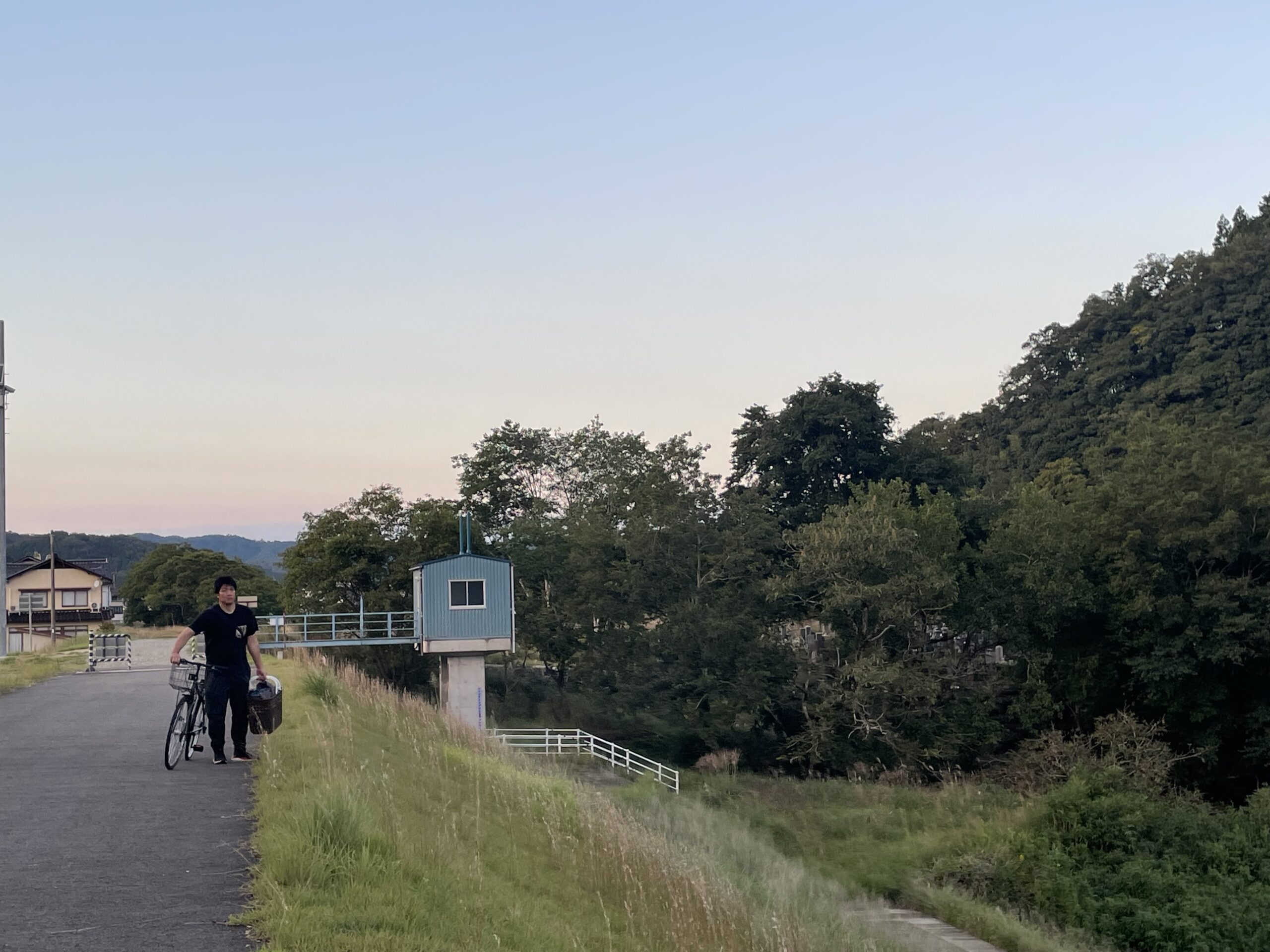 江原の川沿いの風景